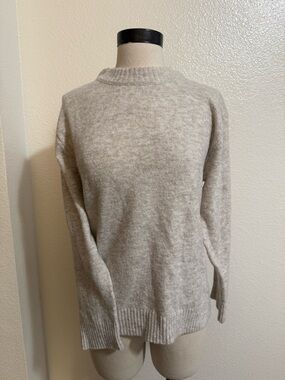 Women's Soft Crewneck Sweater in Light Heathered Beige